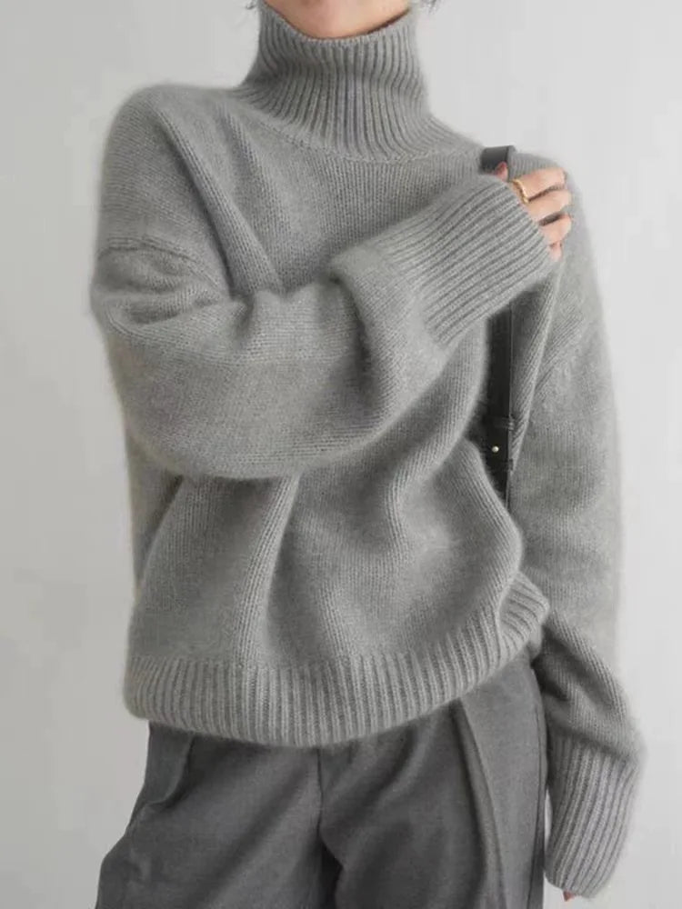 LUCY | Soft Turtleneck Sweater