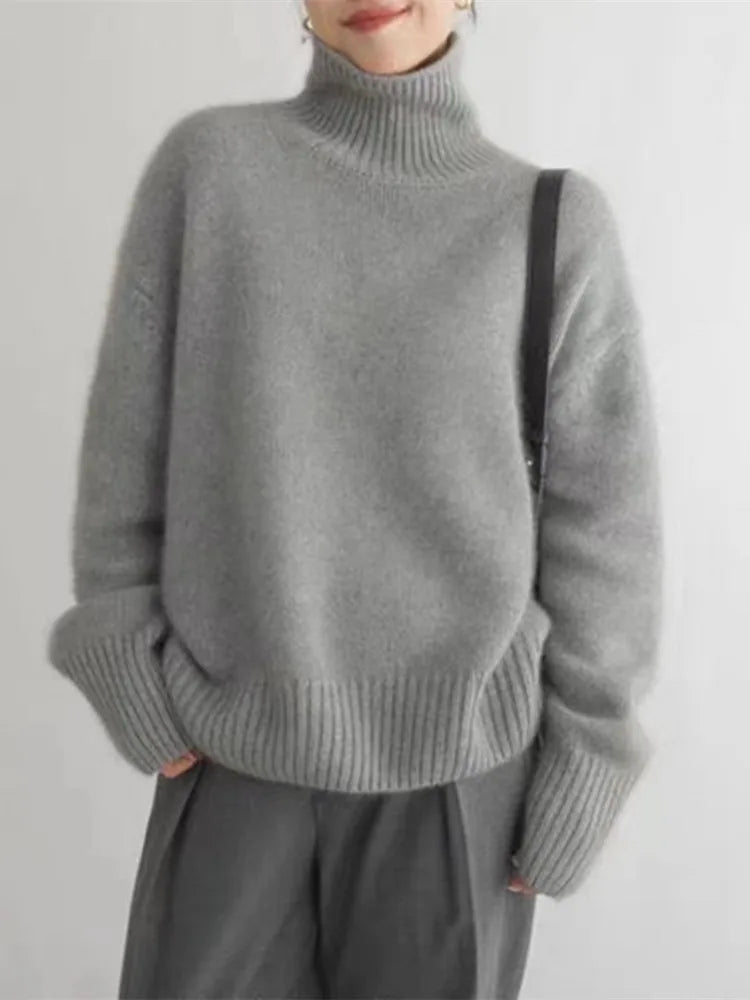 LUCY | Soft Turtleneck Sweater